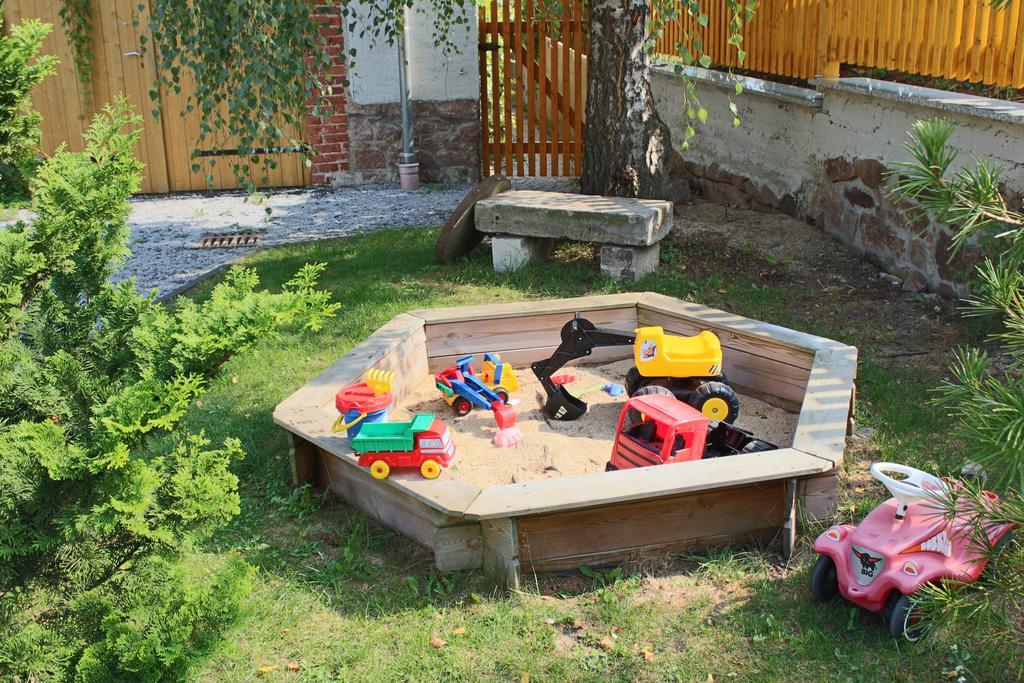 Ferienhof Gräfe - 3-Seiten Hof mit großem Garten, Pool&Sauna Meißen Exterior foto