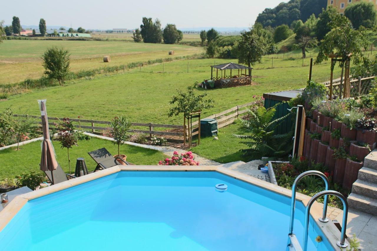 Ferienhof Gräfe - 3-Seiten Hof mit großem Garten, Pool&Sauna Meißen Exterior foto