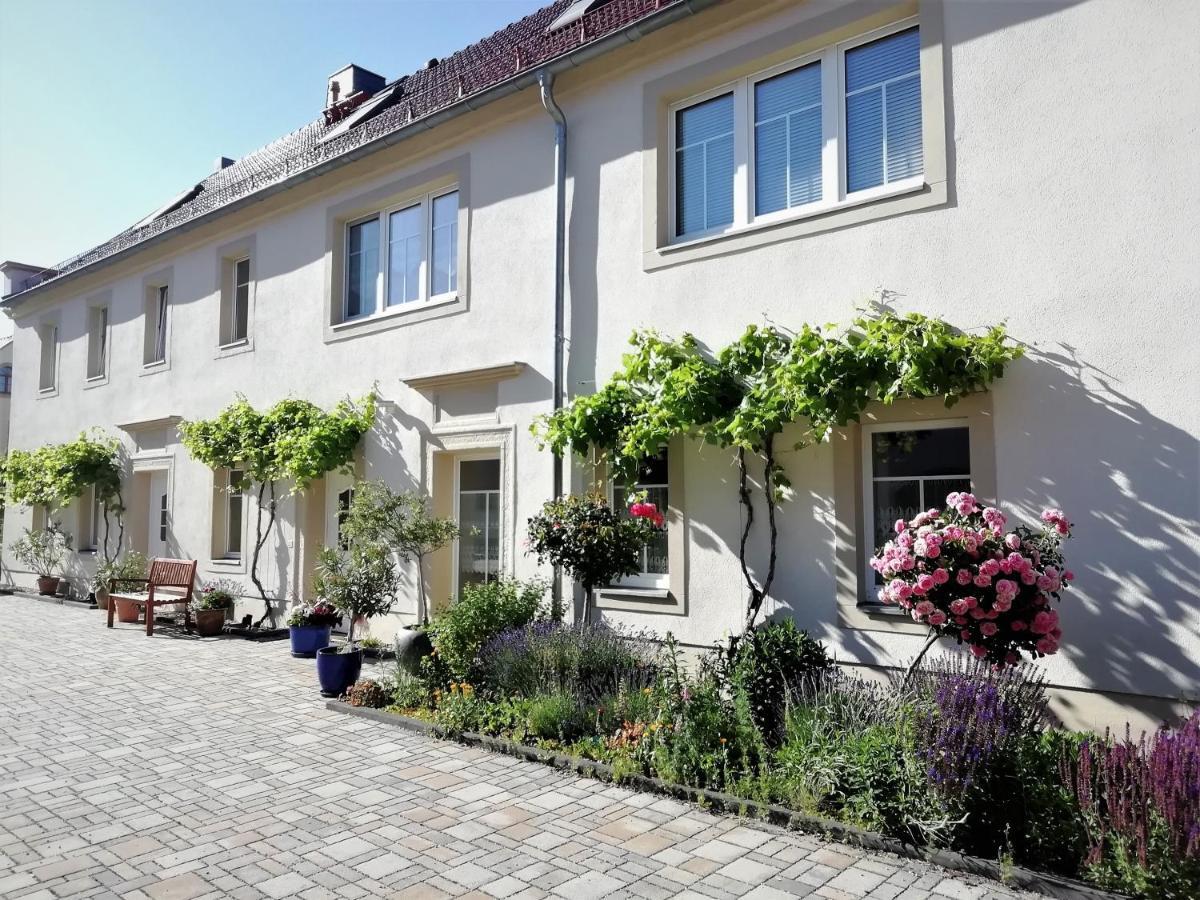 Ferienhof Gräfe - 3-Seiten Hof mit großem Garten, Pool&Sauna Meißen Exterior foto